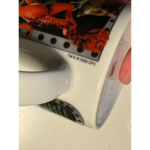 MIB Men In Black Alien Attack 2006 Graphic Sci-Fi Coffee Mug MINTY - Picture 6 of 7